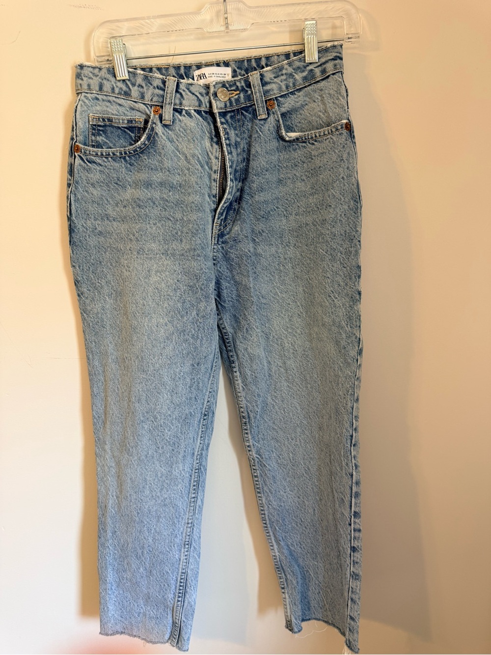 Zara High-Waist Raw Hem Straight Jeans 💙 Size 6